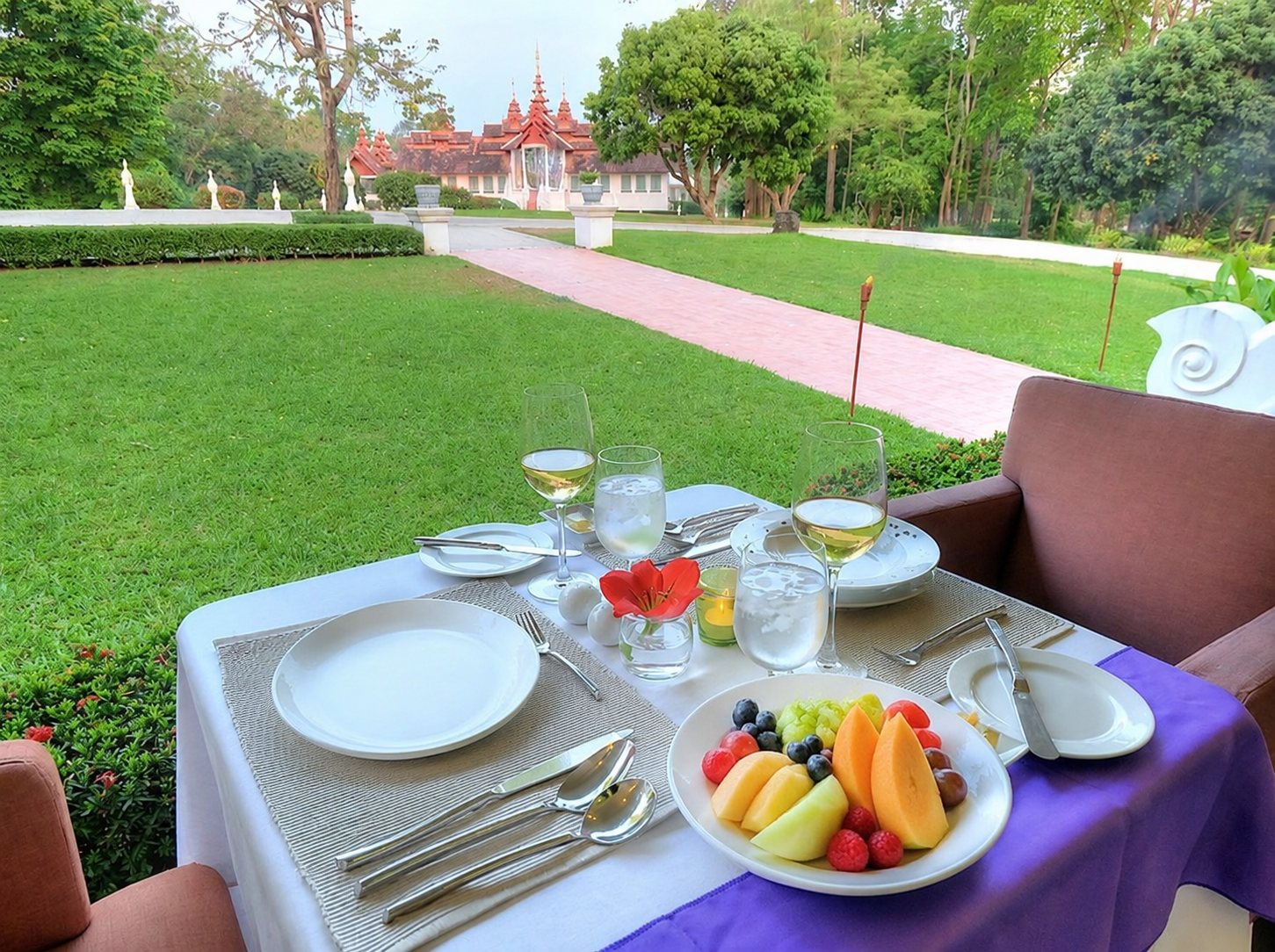 Dining over the fields